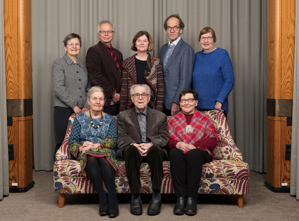 In the front row from the left Vappu Taipale, Jaakko Tuomi, Ristenrauna Magga. In the top row from the left: Auni-Marja Vilavaara, Kari Itkonen, Markku Lehto, Tuulikki Petäjäniemi. In the back row in the middle, the Ombudsman for older people Päivi Topo.